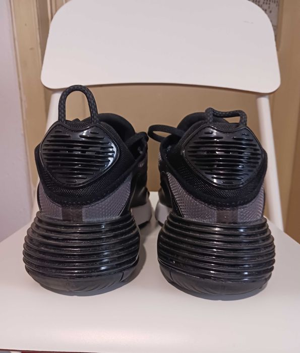 Nike Air Max 2090 чисто нови!