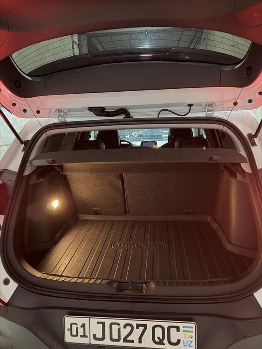 Tracker 2022 yil Premier Full Toza