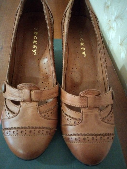 Женская обувь размер 38-39