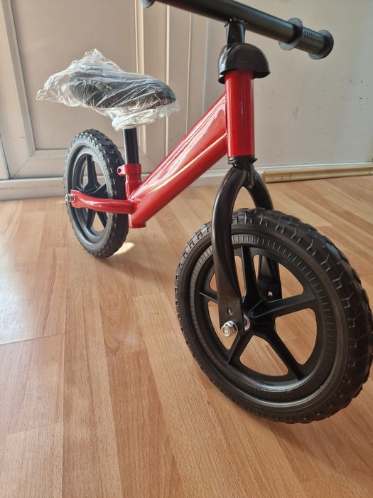 Bicicletă de echilibru copii (fără pedale) – Nouă, în cutie