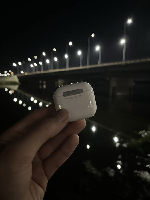 AirPods 4 Premium