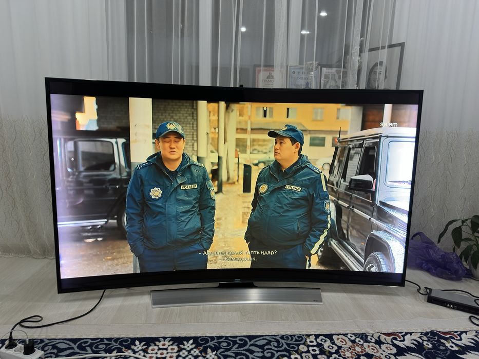 Продам телевизор Самсунг 78 диагонали