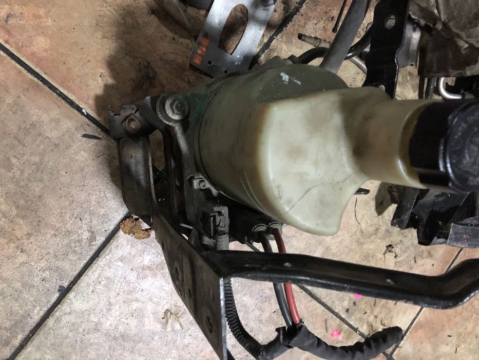 Pompa electrica servo Volvo cod: 9V613K514AC