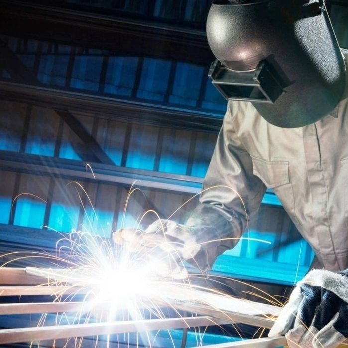 Svarka xizmatlari va Ataplena tamirlash suv issitish titanlarni