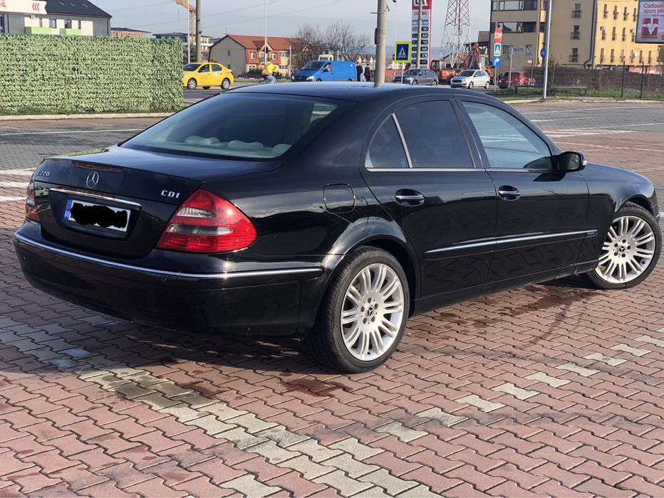 Proprietar vând Mercedes E220 Elegance 2.2 CDi 150CP 2004 Jante 18
