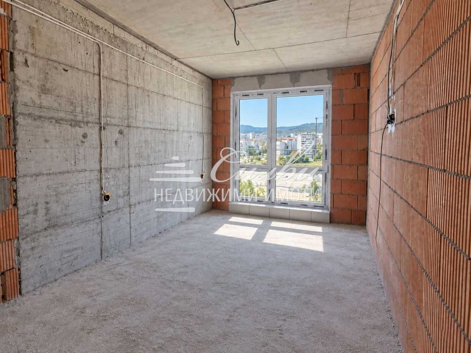 Продава се Тристаен апартамент в Шумен, 5-ти полк - 85 кв.м за 1506 €/кв.м - Снимка #2