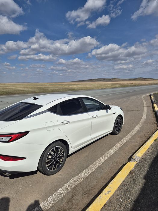 Продам машину Jac j7,  обмен не интересует