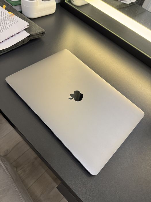 MacBook Air M1 8GB/256GB Space Grey супер состояние!