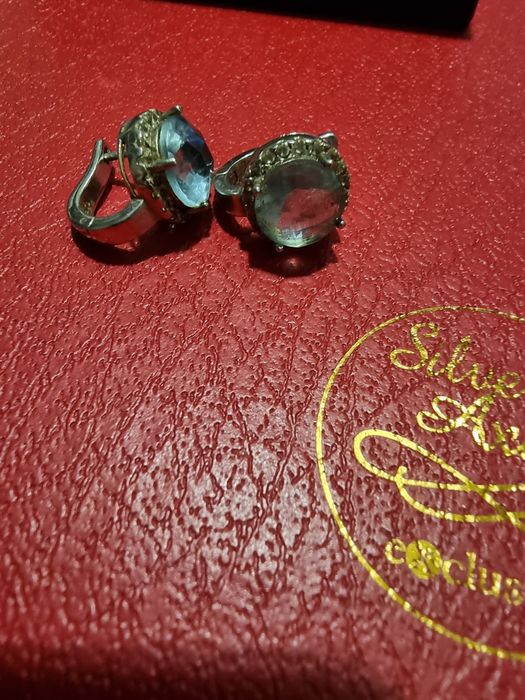 Масивни сребърни обеци със светлосин камък и множество цирконий