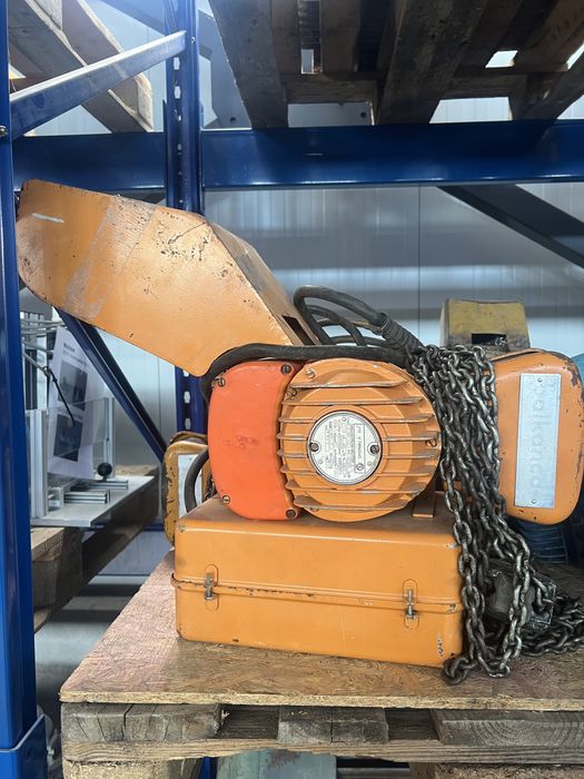 Конзолен кран с верижен телфер 0.5т/1т/500кг/1000кг