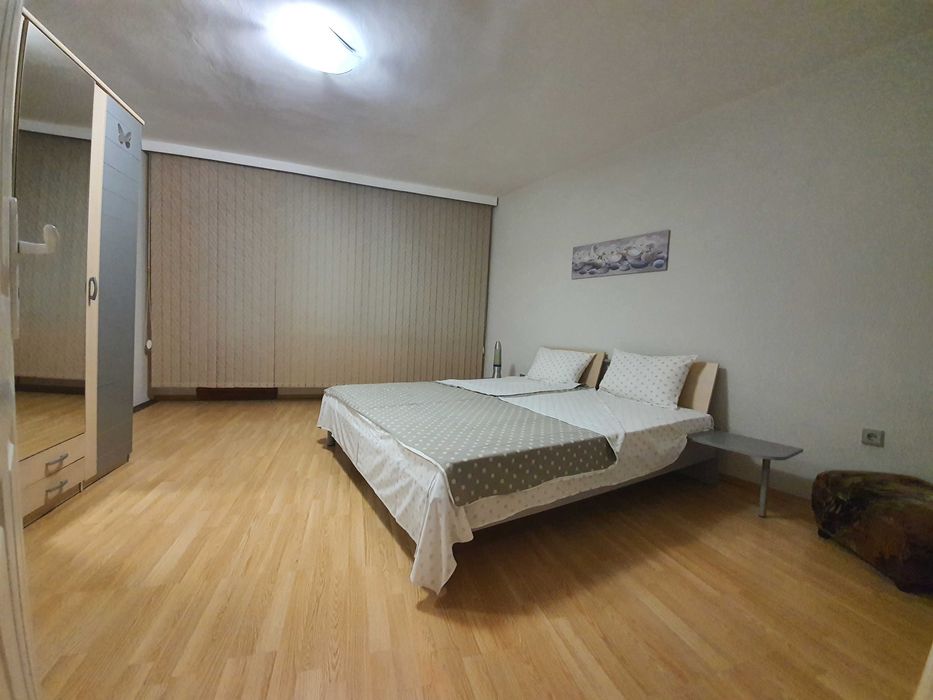 Дава се под наем Магазин в Пловдив, Център - 80 кв.м за 382.5 € - Снимка #2