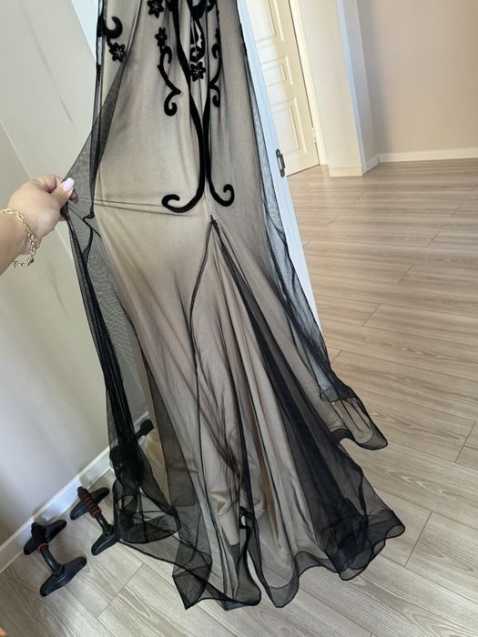 Платье вечернее.