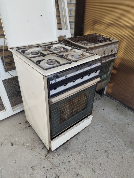 Газ плита 4 камфорки и 2 камфорки