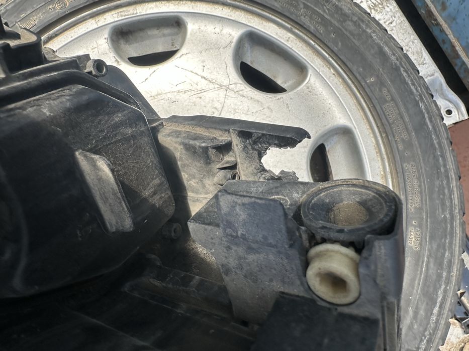 Vw Passat b8 19г ляв фар Full Led