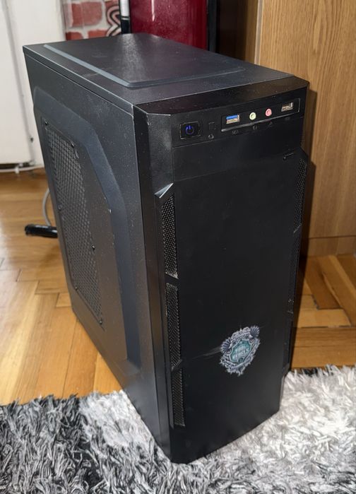 Pc intel i5 4460, 14gb ram, nvidia GTX 970, ssd 120gb, hdd 500 gb