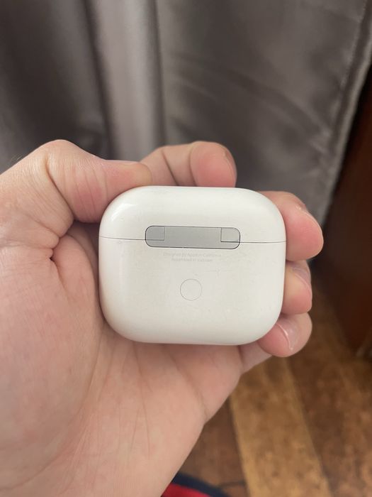 Продам наушники AirPods3