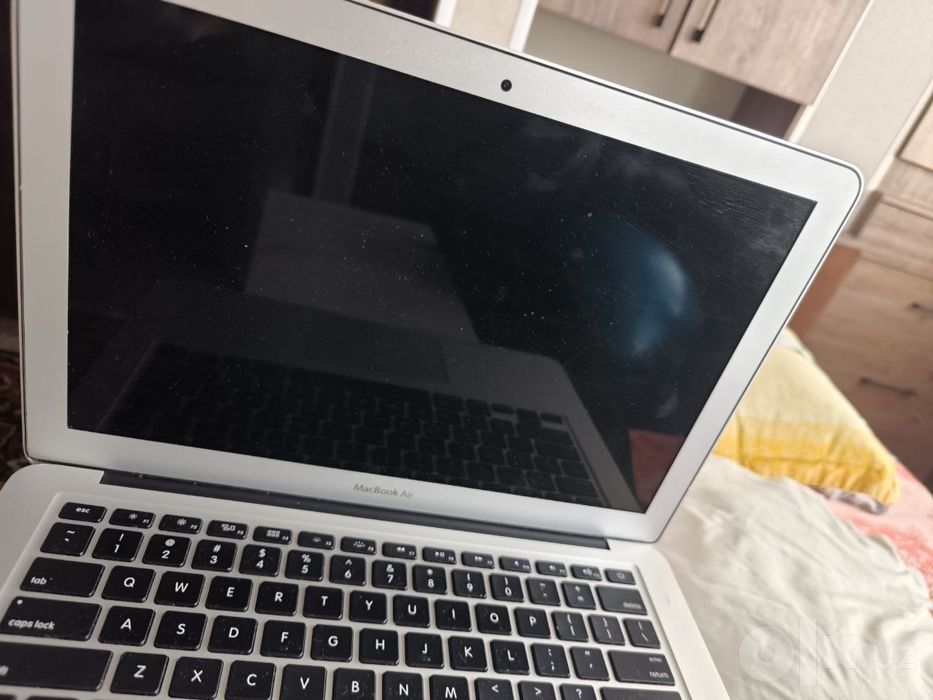 MacBook Air 13" (2017)