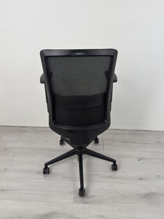 Работен стол Bestuhl S30 от черна-мрежеста облегалка