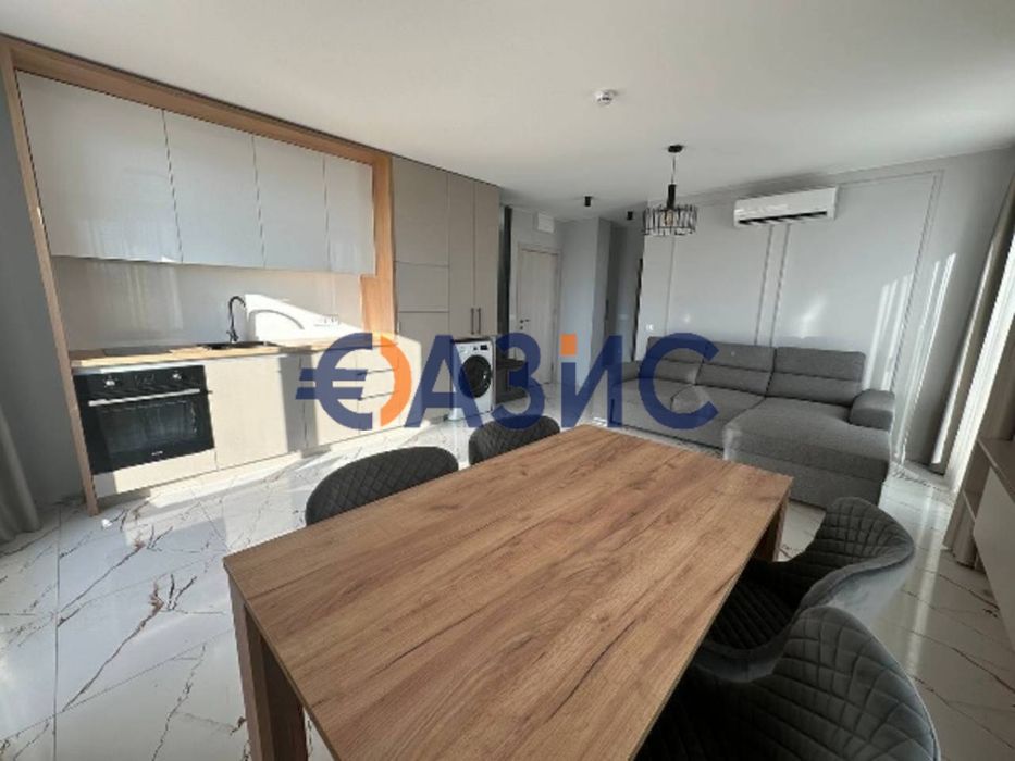 Голям двустаен апартамент с просторна веранда, Слънчев Бряг,154 000