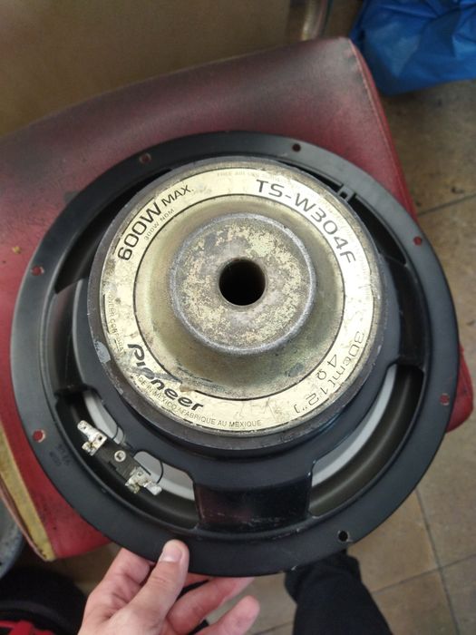 Продается сабвуфер pioneer mexico 300-600 watt