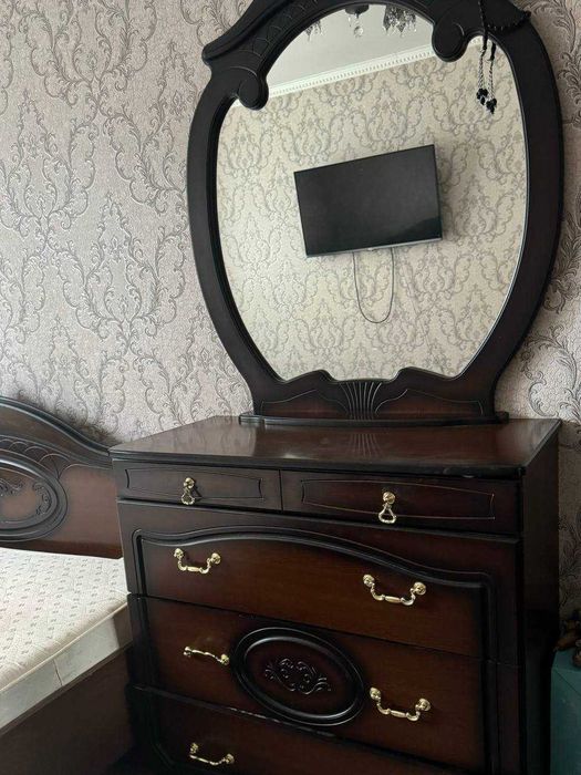 Продам спальную гарнитуру!