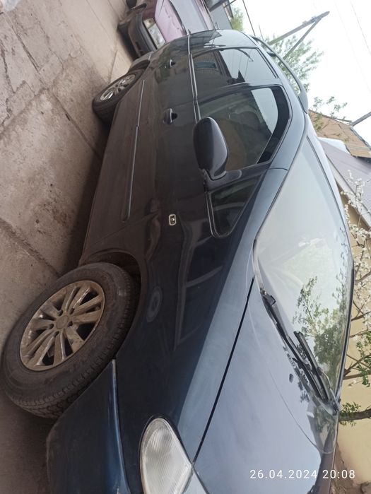 Продам срочно машину