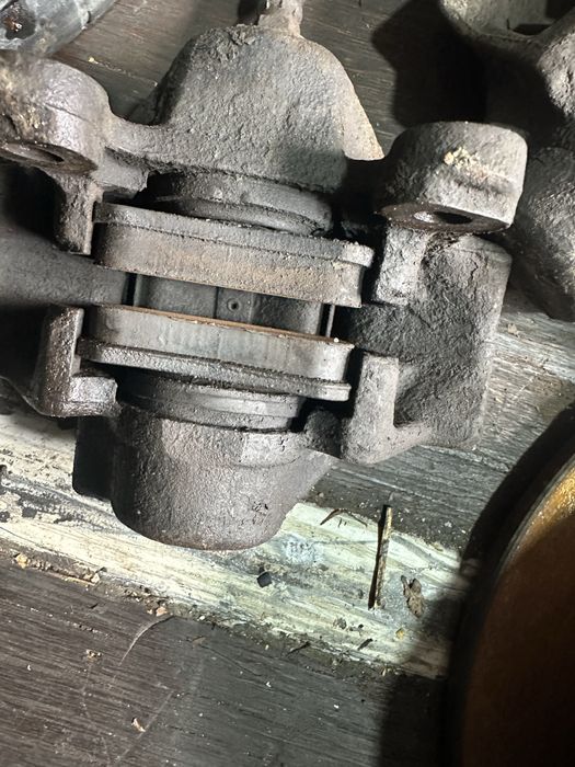 Тормозные диски с суппортами w124,w202,w201