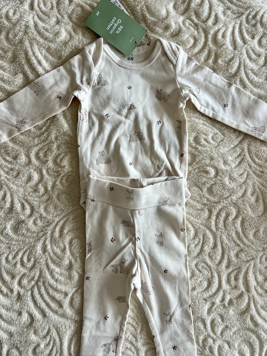 Бебешки ромпърчета и две комплектчета