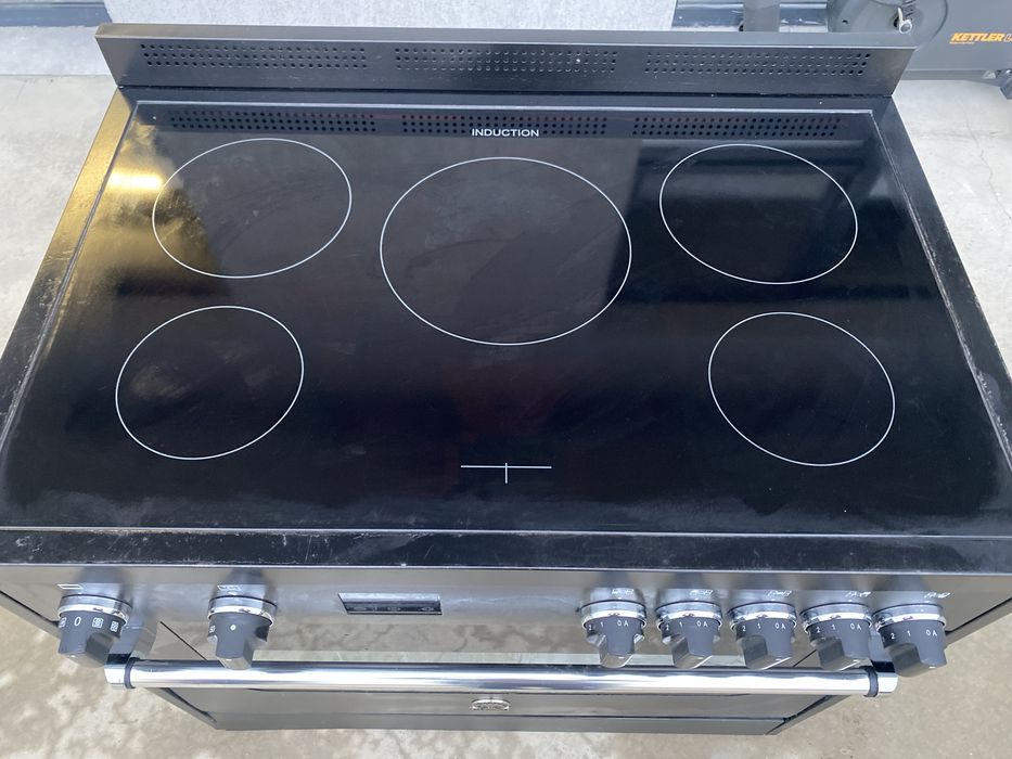 Ретро дизайн Професионална печка с индукционни котлони