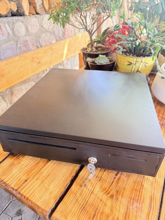 Моноблок POS системы  ,сканер ,принтер ,денежный ящик