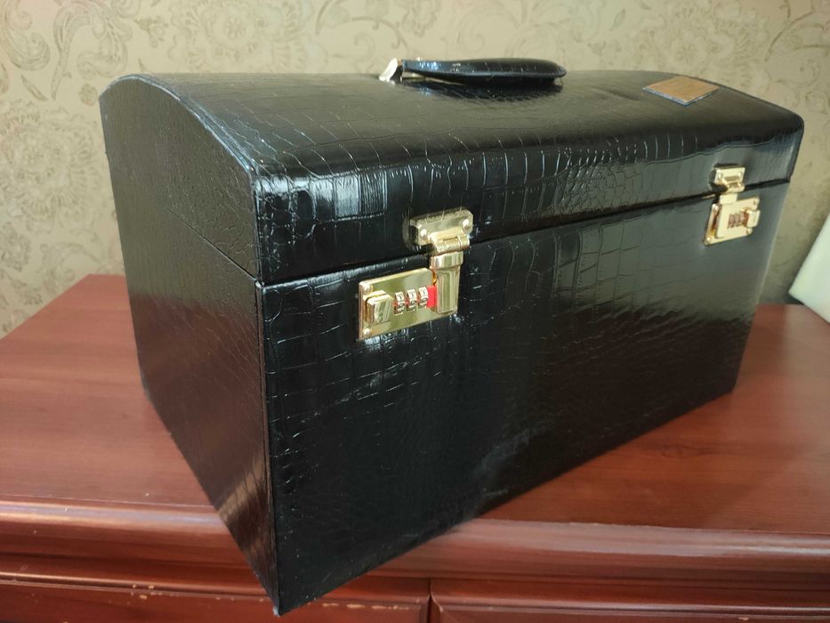 Набор столовых приборов производства Германии.