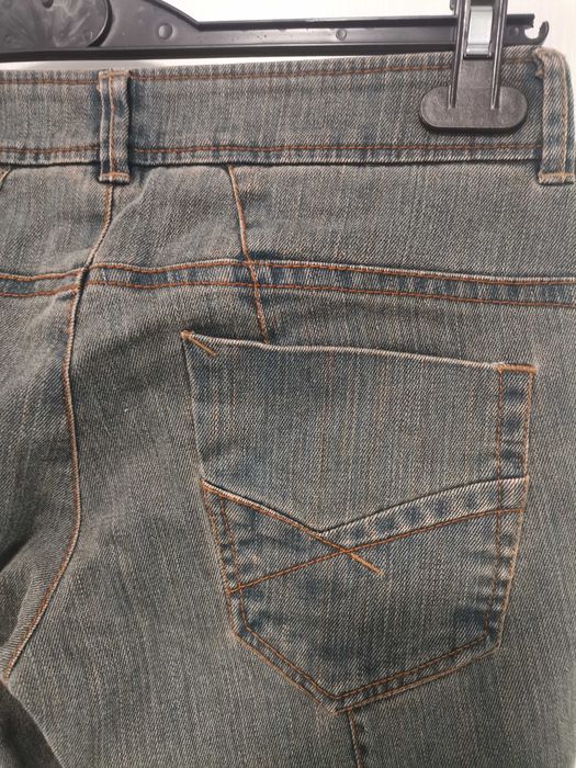 Дънки на русенската фирма Роси фешън