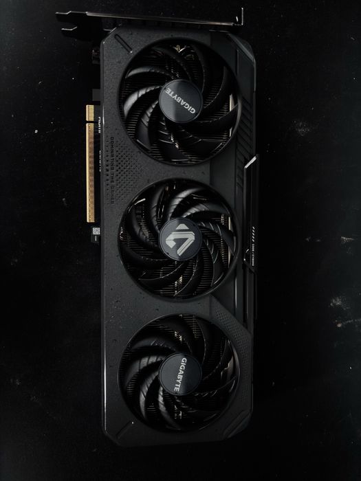 Placa video gigabyte oc x3 rtx 5060 8gb
