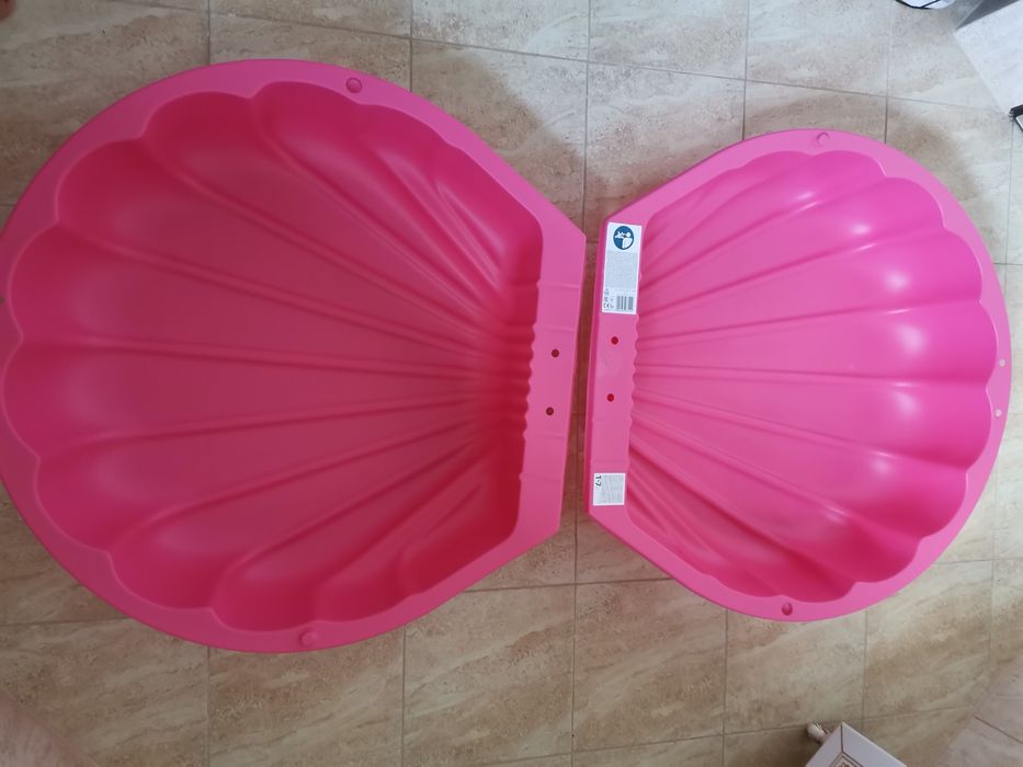 Nisipar din doua parti. 2*100 l pt apa si nisip