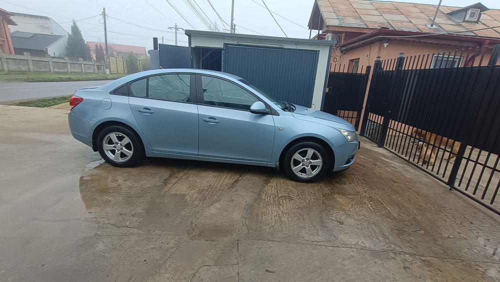 Vând Chevrolet Cruze , 1.6 benzina, 2010, 126000 km