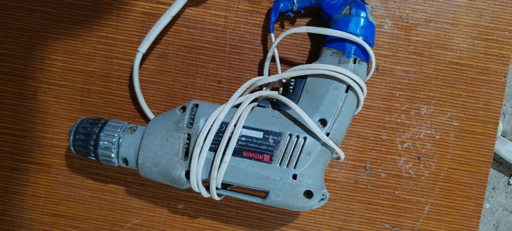 Продам дрели проводные. Б/у. В рабочем состоянии