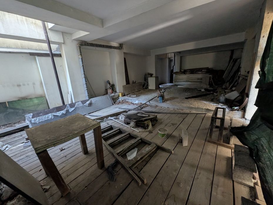 De vânzare 2 locuri de parcare și 2 camere tehnice(demisol)