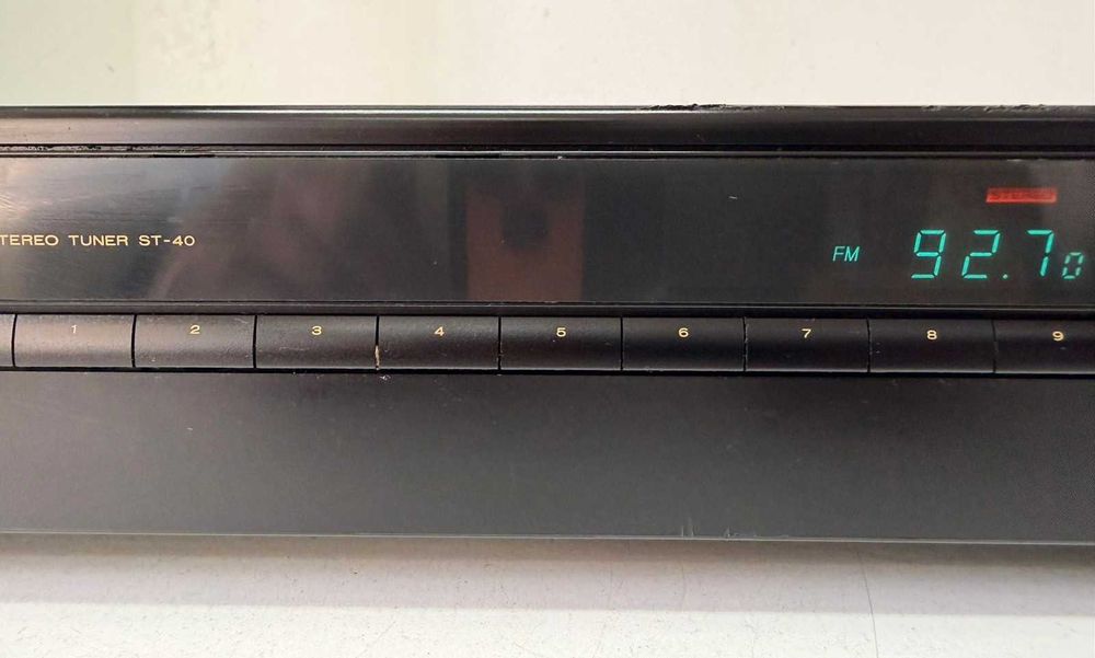 Marantz ST-40 – Tuner – Sunet Clar Mega Bass pentru amplificator