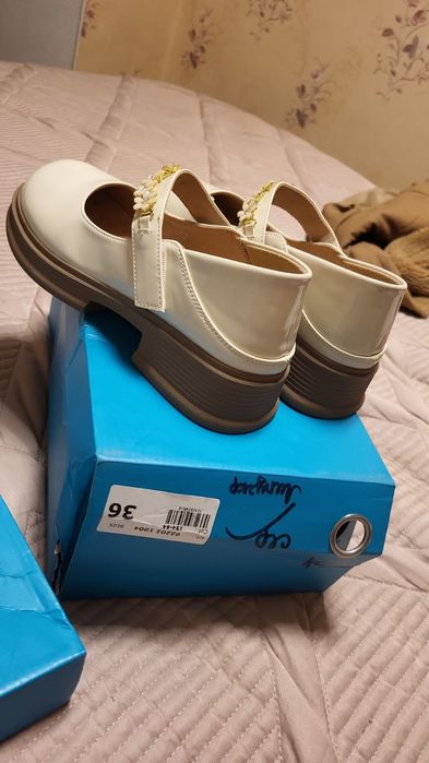 Срочно продам обувь для девочек