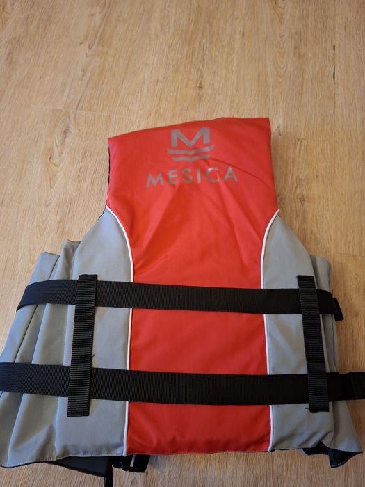 Спасителна жилетка