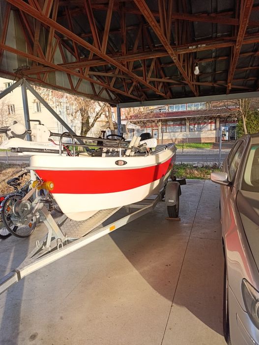 Лодка с мотор 15к.с.