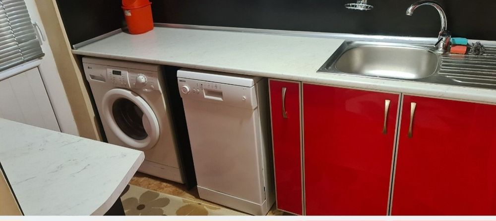 Дава се под наем Четиристаен апартамент в Търговище, Вароша - 100 кв.м за 248.88 € - Снимка #1