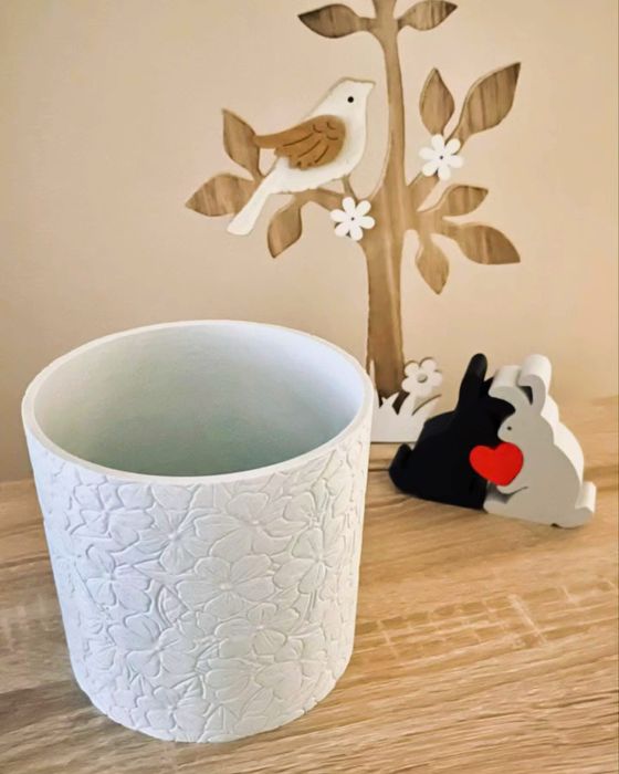 Кашпи с релефен дизайн
