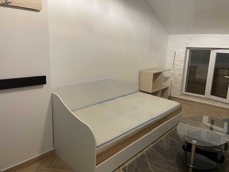 Дава се под наем Ателие в Варна, Общината - 23 кв.м за 219.3 € - Снимка #4