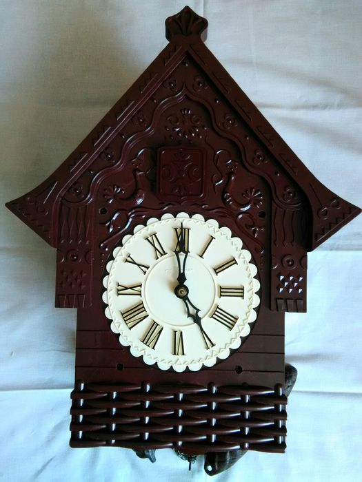 Продам часы настенные с боем