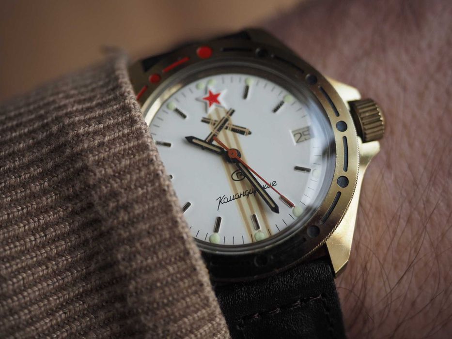 Ceas sovietic mecanic Vostok Komandirskie, NOU, cutie, rezist. la apă