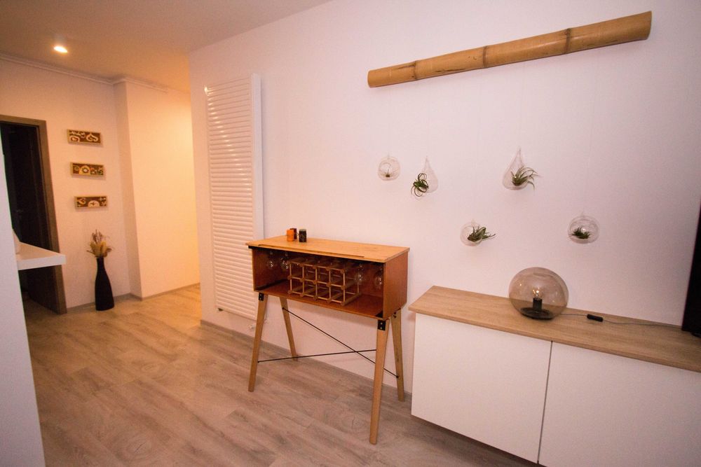Inchiriez apartament 2 camere, zona Aradului-Iris, loc parcare suprateran