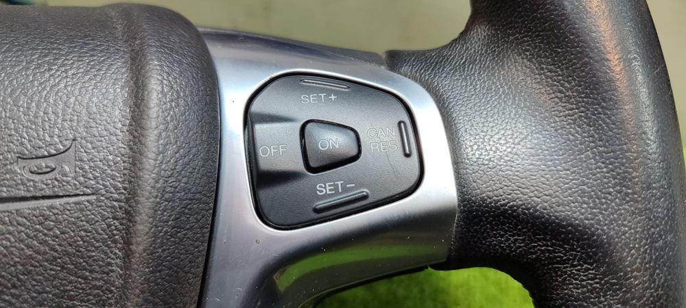VOLAN PIELE CU COMENZI FORD FIESTA MK7 (FACELIFT) 2013–2017 COD OEM 62145390 F00 (4C2)