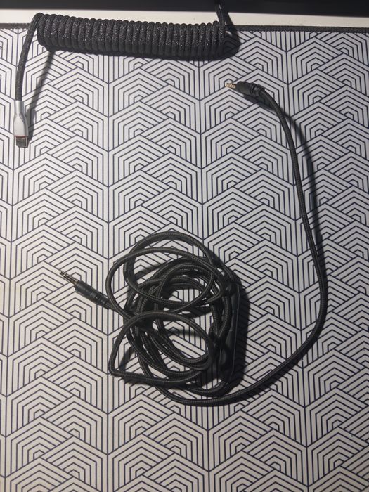 Продаю наушники red square vox