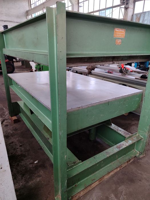 топла преса за врати  и фурнир затопляне с електрически нагреватели